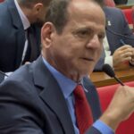 Marcos Vinícius cobra reforço na fiscalização de bebidas e homenageia pesquisadores da UEPB por inovação no combate ao metanol