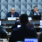 Daniel Vorcaro falta à CPMI do INSS após decisão de MENDONÇA e acirra suspeitas e crise política em Brasília