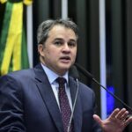 Suplente “desconhecido” de Efraim Filho, paga boleto de 51 mil para senador. Erick é investigado por lavar dinheiro de Careca do INSS